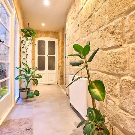 12 -16 , Pacifiku Scicluna Apartment Birgu