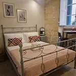 12 -16 , Pacifiku Scicluna Apartment Vittoriosa