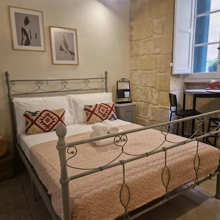 12 -16 , Pacifiku Scicluna Lejlighed Birgu