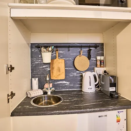 12 -16 , Pacifiku Scicluna