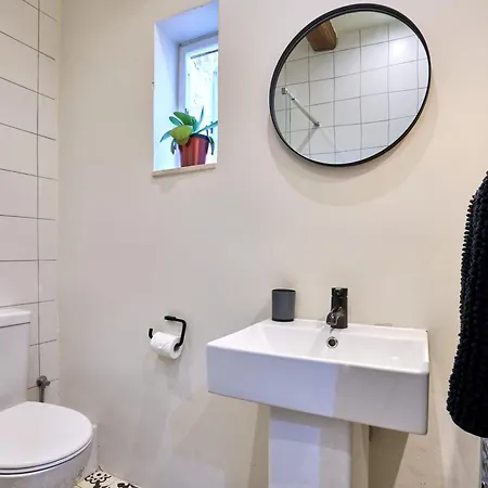 Apartament 12 -16 , Pacifiku Scicluna