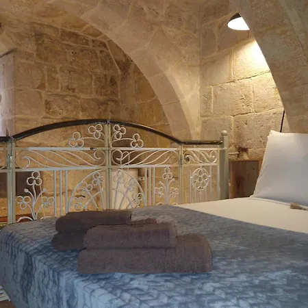 12 -16 , Pacifiku Scicluna Apartament