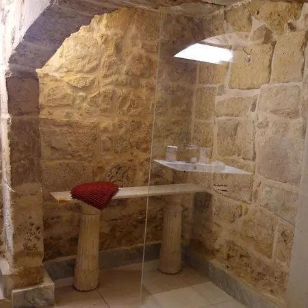 Apartamento 12 -16 , Pacifiku Scicluna *