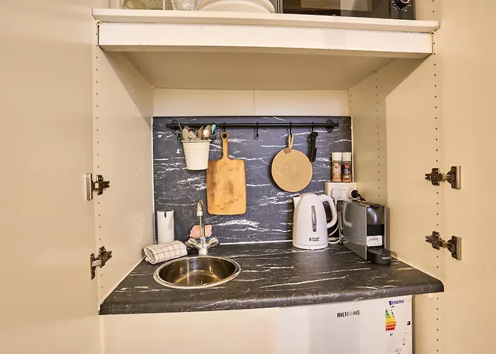 12 -16 , Pacifiku Scicluna