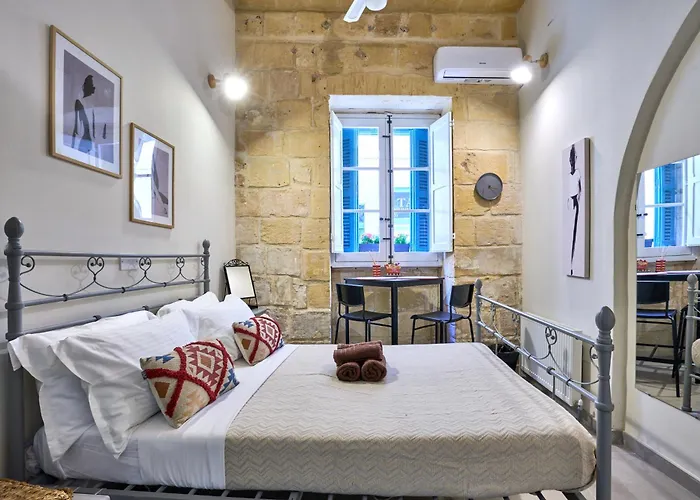 Διαμέρισμα 12 -16 , Pacifiku Scicluna *