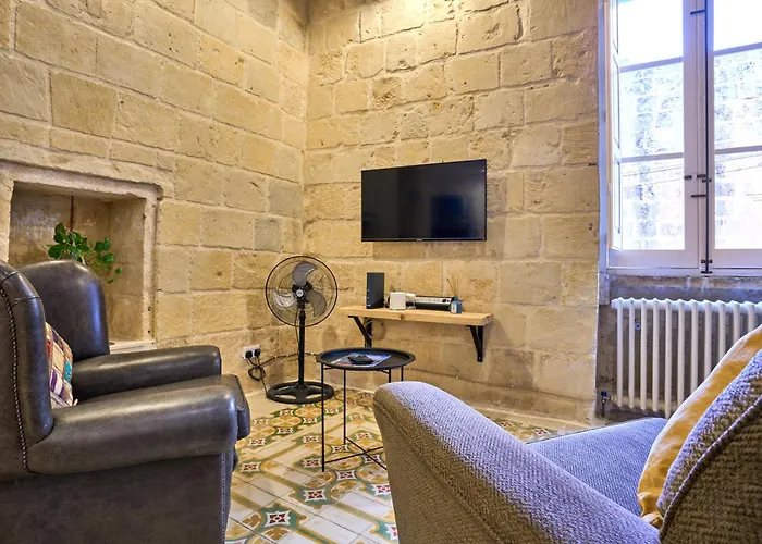 Διαμέρισμα 12 -16 , Pacifiku Scicluna *