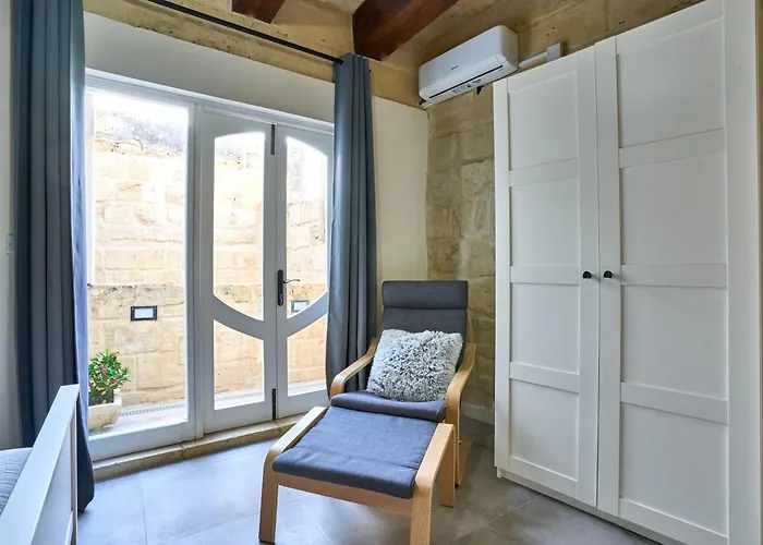 Διαμέρισμα 12 -16 , Pacifiku Scicluna