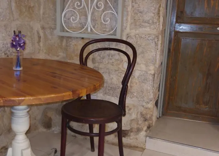 12 -16 , Pacifiku Scicluna アパート ビルグ