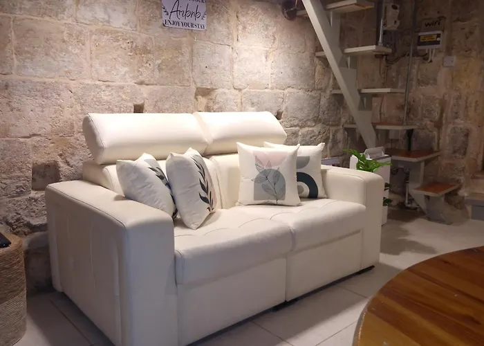 12 -16 , Pacifiku Scicluna